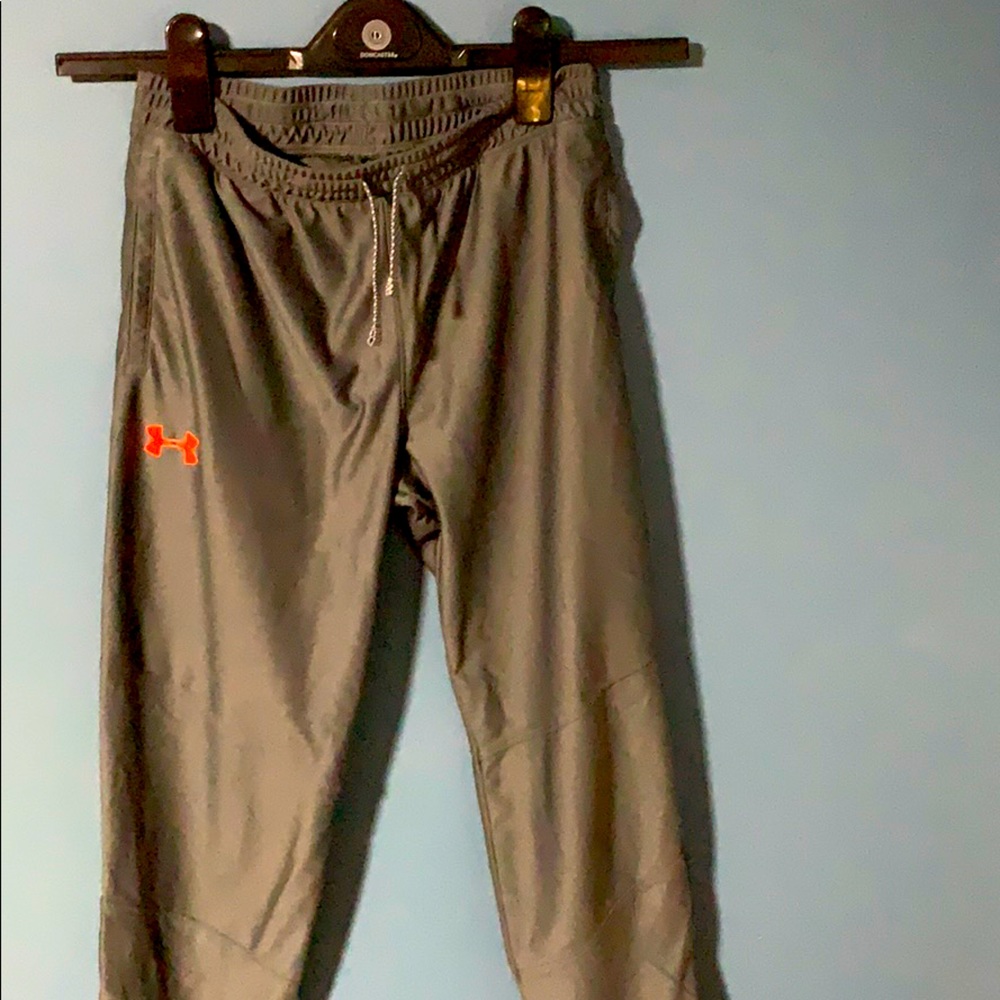 This a under armour is nice sweatpants